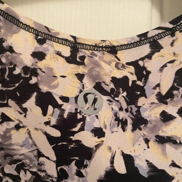 Lululemon Water: Sun Runner Tank - Picture 3 of 3